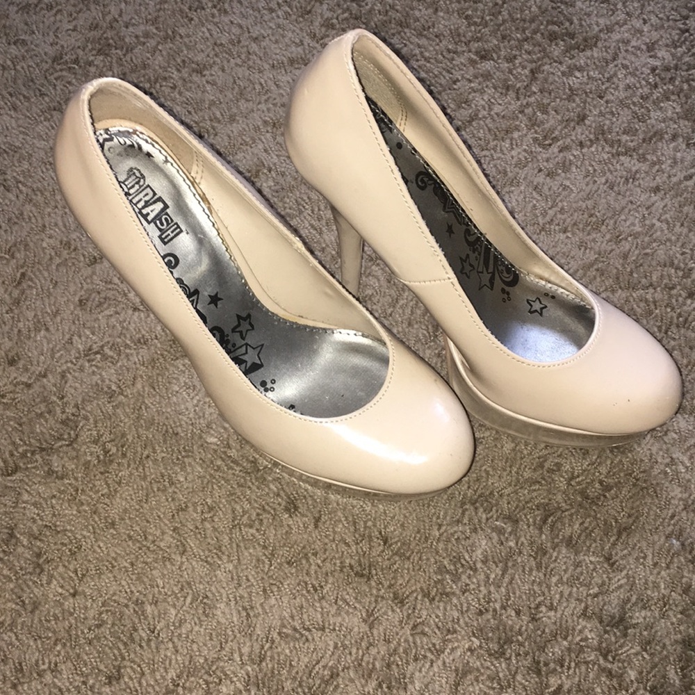 Women’s Nude Platform Heels 👠